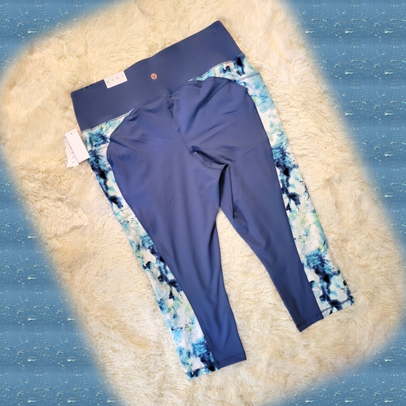 NWT 18/20 LANE BRYANT LIVI ACTIVE CROPPED LEGGINGS - Picture 5 of 6